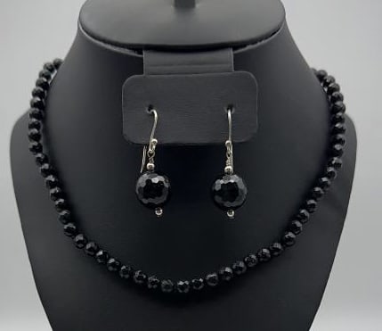 Sterling Silver Faceted Onyx Necklace & Earrings Necklace Measures: Necklace Measures 17" Necklace Weighs 22.8 Grams Earrings Weigh 8.6 Grams Collectively