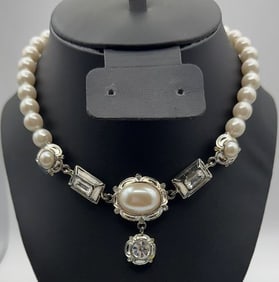 Silver Tone Faux Pearl & Rhinestone Necklace Necklace Measures 16" Adjustable