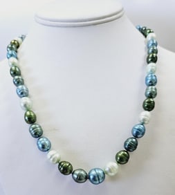 Homora Fresh Water Dyed Pearl Necklace Necklace weighs 55.5