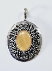 Vintage Sterling Silver Mother of Pearl Pendant Pendant Weighs 16.1 Grams