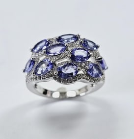 Sterling Silver Tanzanite Ring Size 9  Ring Weighs 7.6 Grams