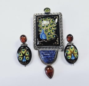 Amy Kahn Russell Painted Peacock on Onyx Set Necklace and earrings weigh 55.5 Grams