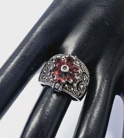 Sterling Silver Marcasite Garnet FlowerRing Ring weighs 11.4 Grams Size 8.5
