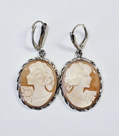 Sterling Silver Carved Shell Signed Cameo Earrings Earrings weigh 1.7 Grams Marked Italy (1 of 8)