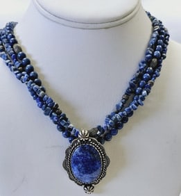 Carolyn Pollack Sterling Lapis Lazuli Necklace Necklace weighs 76.6 Grams Measures 18"