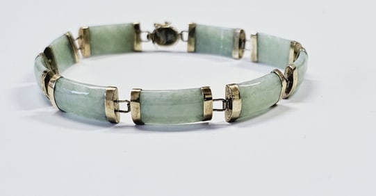 14K Yellow Gold Jade Link Bracelet Bracelet weighs 12.1 Grams