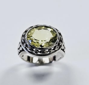Sterling Silver Lemon Quartz Ring Ring weighs 5.5 Grams Size 7