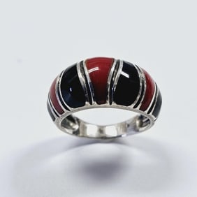 Sterling Silver Black Onyx & Red Coral Ring Ring weighs 4.8 Grams Size 7.5