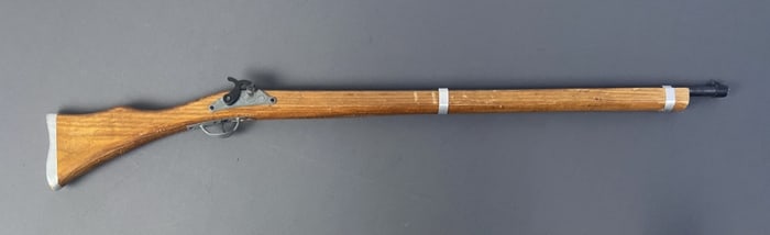 Parris Flintlock Gun Reproduction Toy Toy flintlock rifle marked Parris Savannah TN 289.