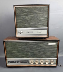 Magnavox Stereophonic FM28 Radio 2798724 Powers on. Each piece has a sanded area on the top. Please