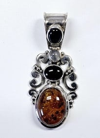 Suarti Bali .925 Amber Onyx & Moonstone Pendant Pendant weighs 20.3 Grams