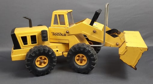 Vintage Tonka Front End Loader Truck Please see images for details regarding condition.