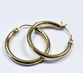 14K Yellow Gold Hoop Earrings Earrings weigh 1.5 Grams