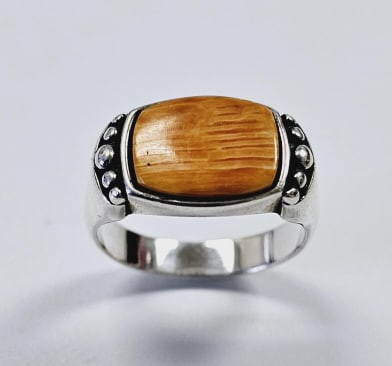 Wilson Jim Signed Sterling Spiny Oyster Ring Ring weighs 7.1 Grams Size 9: Ring weighs 7.1 Grams Size 9