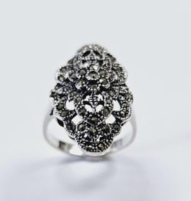Sterling Silver Marcasite Ring Ring weighs 6.1 Grams Size 9.5