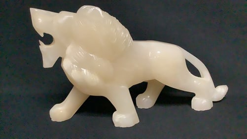 Vintage Carved Onyx Lion No chips or