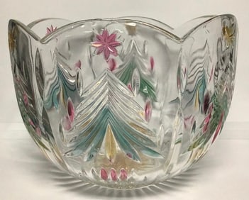 Mikasa Christmas Tree Bowl No chips or cracks Please see images for details regarding condition.