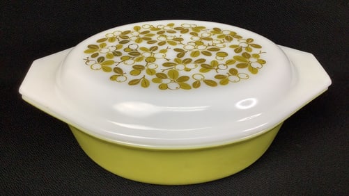 Pyrex Verde Olive Green Oval Casserole #043 1.5 Qts.
