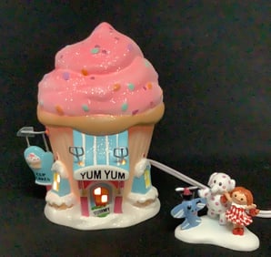 Dept 56 Santa's Sweet Shop Yum Yum Cupcakes & Misfit Toys Figurine