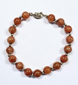 14K Yellow Gold Orange Jade Beaded Bracelet Bracelet weighs 16.0 Grams