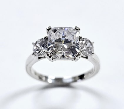Sterling Silver Cushion Cut CZ Ring Ring weighs 4.7 Grams Size 9 (1 of 7)