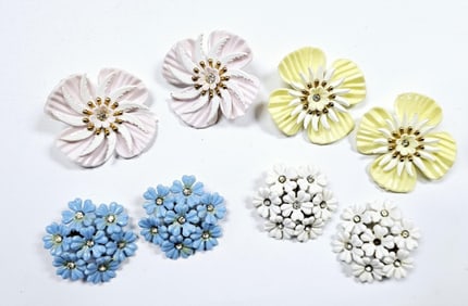 4 Pair of Vintage Plastic Floral Earrings White flower pair is missing 1 rhinestone. See last photo.