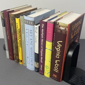 10 Virginia Woolf Biography & Criticism Books Critical Essays on Virginia Woolf by Morris Beja.