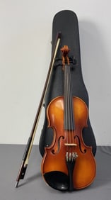 Suzuki 291 Violin with Case 1970's Suzuki Violin, model 291. Comes with hard case and bow.