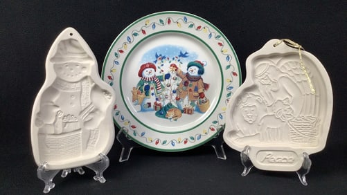 Longaberger Cookie Molds & Snow Friends Plate No chips or cracks. No wrought iron plate stand.