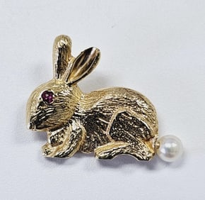 14K Yellow Gold Rabbit Pin Ruby Eye Genuine Pearl Pin weighs 3.6 Grams