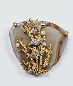 BOUCHER Picture Agate With Fish Figural Brooch Brooch weighs 36.1