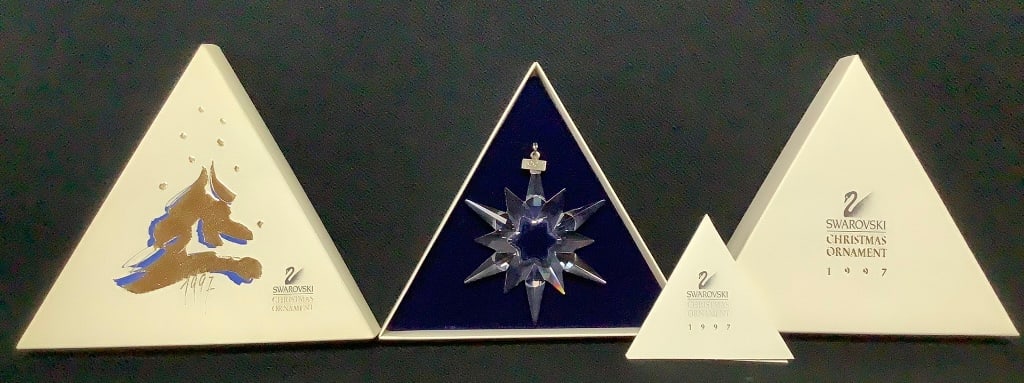1997 Swarovski Crystal Annual Ornament & Box Measures 3" No chips or cracks: Measures 3" No chips or cracks