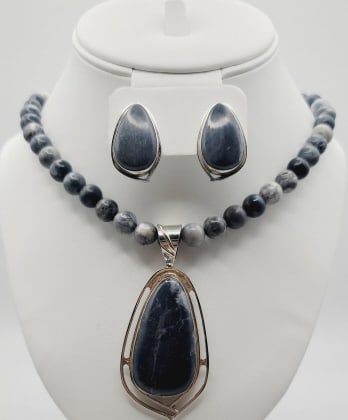 Sterling Silver Pale Blue Onyx Set Necklace Measures 20": Necklace Measures 20" Necklace Weighs 66.5 Grams Earrings Weigh 14.8 Grams