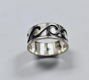 Sterling Silver Ocean Wave Ring Ring weighs 6.6 Grams Size 9 (1 of 5)