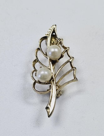 Vintage Gold Filled Genuine Pearl Brooch Brooch weighs 2.8 Grams: Brooch weighs 2.8 Grams