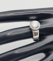 Judith Ripka Sterling Silver Diamonique Ring Ring Weighs 6.3 Grams  Size 9 (1 of 7)