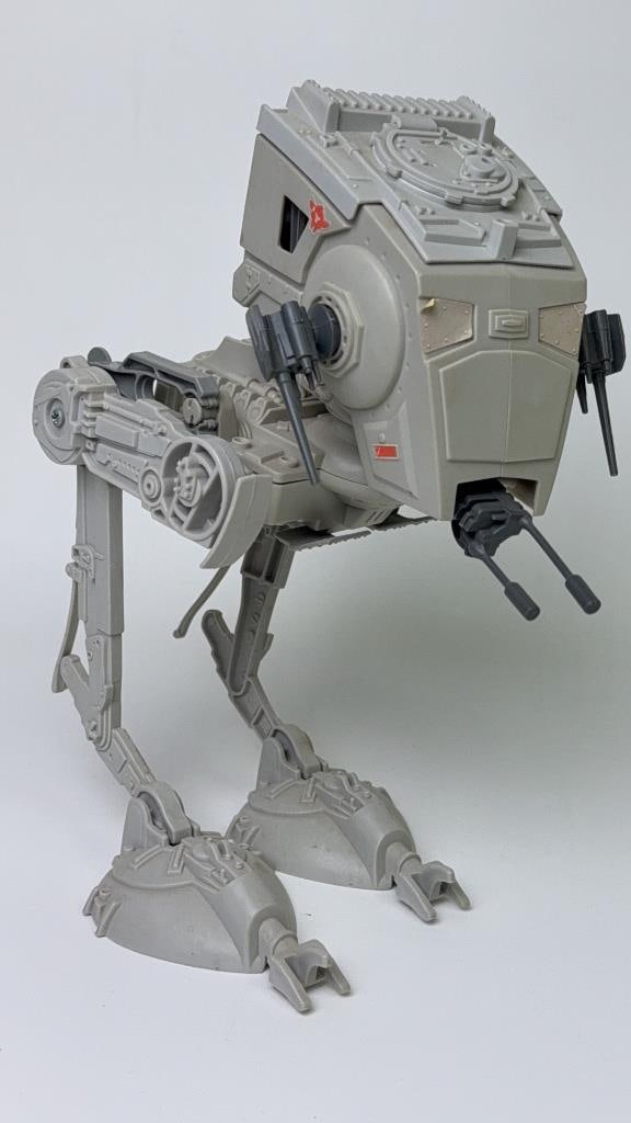 Vintage Kenner Star Wars AT-ST Scout Walker Vintage Return of The Jed. Walking feature functional. (1 of 7)