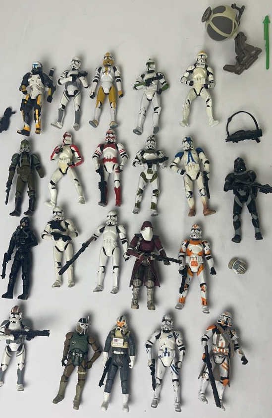 Star Wars 3.75 Action Figure Clone Troopers Loose lot of 20 clones. Some accessories may be missing. (1 of 11)
