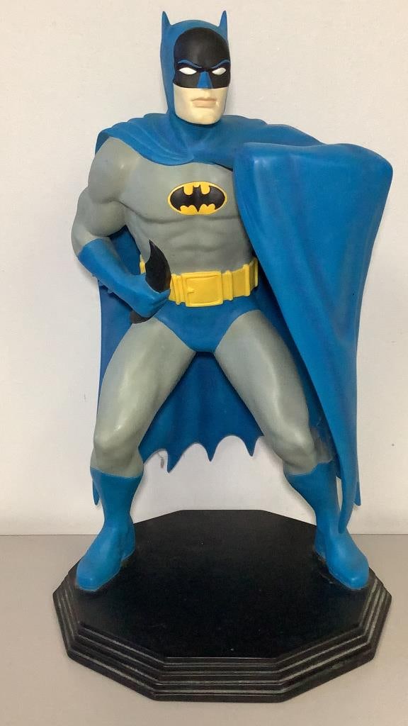 1999 Warner Bros Studio Batman Statue Measures (1 of 16)