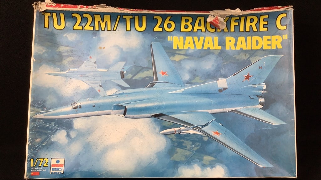 TU 22M/TU 26 Backfire C Naval Raider #9088 1:72 Box is damaged.: Box is damaged. Bags are sealed. Contents not inspected. Please see images for details regarding condition.