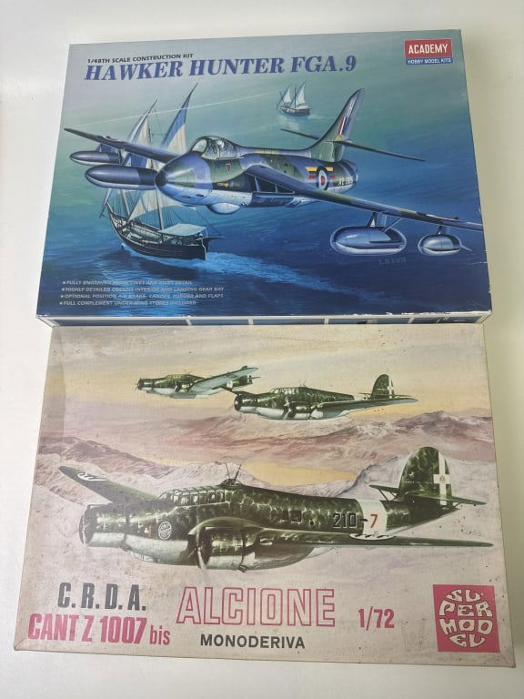 Academy Hawker Hunter 1:48 #2169 Super Model Alcione Monoderiva (1 of 3)