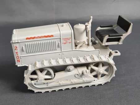 ERTL 1/16 1928 Caterpillar 2 Ton Tractor Please see images for details regarding condition. (1 of 8)