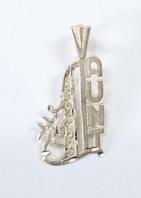 14K Yellow Gold AUNT Necklace Pendant Pendant weighs 1.0 Grams