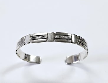 Sterling Silver Cuff Bracelet Signed '86 Bracelet weighs 14.0 Grams