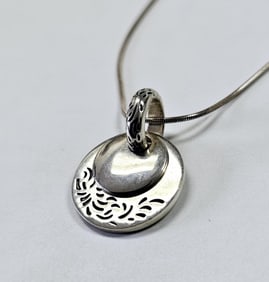 Silpada Sterling Silver  Etched Disc Necklace Necklace weighs 15.3 Grams Measures 16"