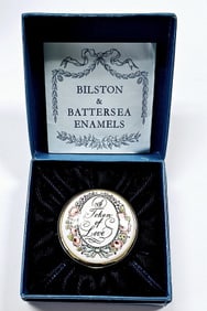 Bilston Porcelain Pill Box Staffordshire England Bilston Porcelain Pill Box Staffordshire England