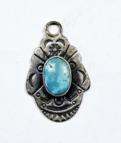 Native American Sterling Silver Turquoise Pendant Pendant weighs 4.2 Grams