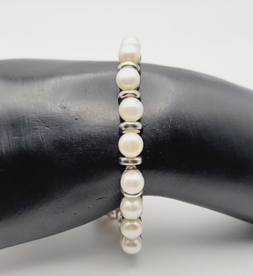 Vintage Sterling Silver and Pearl Tennis Bracelet Bracelet Measures 7.5": Bracelet Measures 7.5" Bracelet Weighs 25.5 Grams