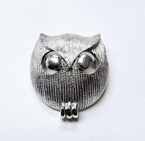 Vintage Trifari Signed Silver Tone Owl Brooch Vintage Trifari Signed Silver Tone Owl Brooch