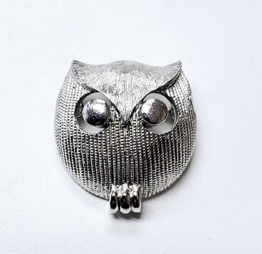Vintage Trifari Signed Silver Tone Owl Brooch Vintage Trifari Signed Silver Tone Owl Brooch: Vintage Trifari Signed Silver Tone Owl Brooch